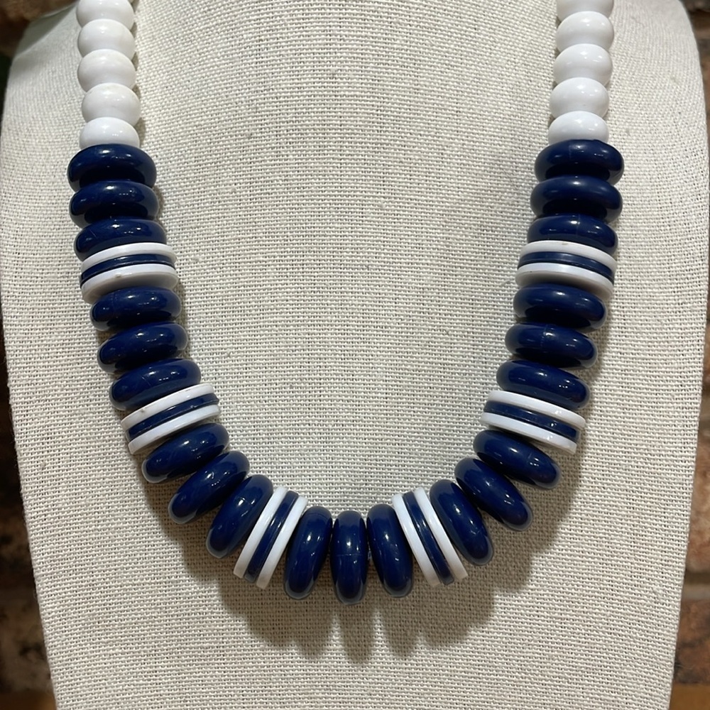 Vintage Navy Blue and White beaded necklace - Picture 2 of 5